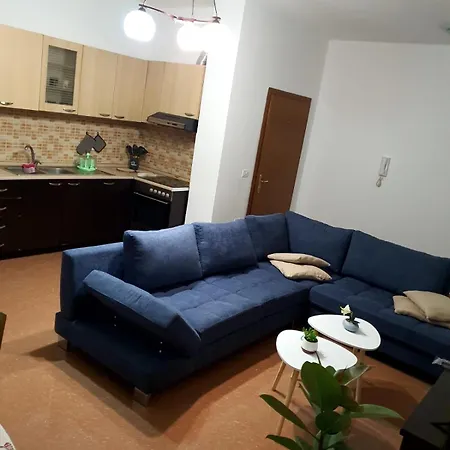 Center Apartment *
